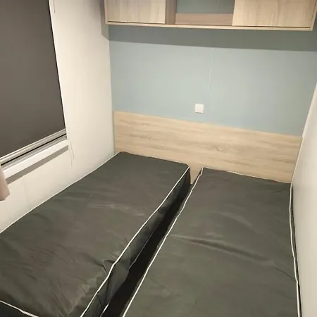 Mobil Rocky مكان تخييم